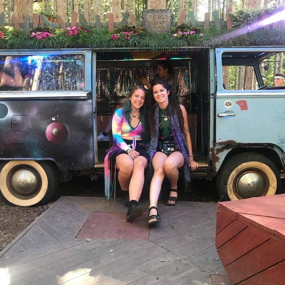 Meet your Posher, Elizabeth